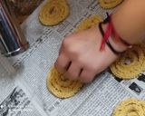 A picture of step 5 of Mummy's Chakli.