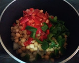 Foto del paso 3 de la receta: Garbanzos con pimientos y bacon (receta de aprovechamiento)