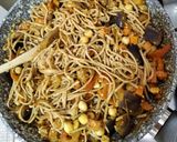 Foto del paso 4 de la receta: Tallarines con verduras salteadas express -vegano- :)