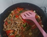 Foto langkah ke 2 dari resep Telor Ceplok Tumis Teri.
