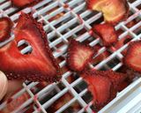 A picture of step 5 of Handmade Strawberry Powder.