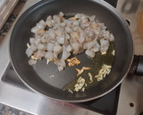 Foto del paso 1 de la receta: Aguacates rellenos de ensaladilla de verano