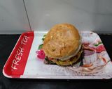 A picture of step 4 of Tawa Egg burger.
