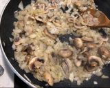 Foto del paso 4 de la receta: Salsa de cebolla y champiñones para pastas