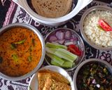 प्याज़ वाली भिंडी फ्राई (Pyaz Wali Bhindi Fry Recipe in Hindi) रेसिपी चरण 7 फोटो