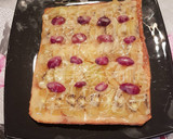 Foto del paso 1 de la receta: Hojaldre con kiwi uvas y chispas de chocolate blanco