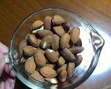 Foto langkah ke 1 dari resep Almond milk / susu almond homemade.
