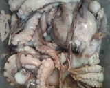 Gambar langkah 1 resipi Nakji-Bokkeum (Spicy Stir Fried Octopus).