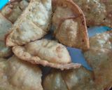 A picture of step 4 of Street style Aloo Samosa with three spices.