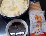 Foto langkah ke 8 dari resep Italian Tiramisu.