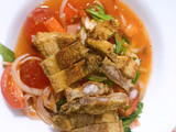 ยำไข่แดงเค็ม หมูกรอบ