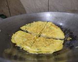 Foto langkah ke 4 dari resep Telur Dadar.