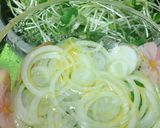 Hình bước làm 2 của món Salad Rau Mầm Cá Hộp