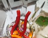 Foto langkah ke 2 dari resep Oseng kerang kijing pedas.