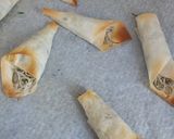 Foto del paso 3 de la receta: Masa brick rellena de gulas