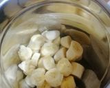 A picture of step 1 of Banana Milk Shake 🍌.