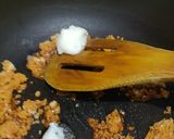 A picture of step 2 of Peanut and Gur Chikki.