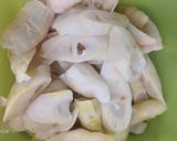 Hình bước làm 1 của món Măng tươi (hoặc măng sặt) xào nấm rơm