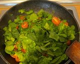 Foto del paso 2 de la receta: Pasta con tomate y espinacas