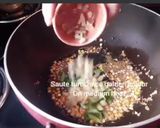 A picture of step 2 of Healthy oats upma.