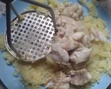 Foto del paso 3 de la receta: Circulos de pescado y puré,zuchinis y tomate con aceite de albahaca