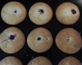 Φωτογραφία βήματος 7 της συνταγής Raspberry Muffins - Κεκάκια με Σμέουρα