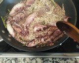 Foto del paso 5 de la receta: Arroz con calamares y espárragos