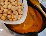 Foto del paso 7 de la receta: Potaje de garbanzos con chipirones y gambas