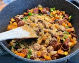 Une image de l'étape 13 de Riz aux chorizos, aubergine et poivron.