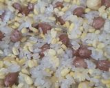 Hình bước làm 3 của món Xôi hạt sen đậu phộng hoa đậu biếc