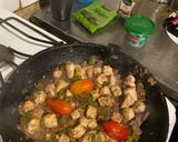 Foto del paso 3 de la receta: Pollo salteado en verduras y zapallo al horno 😋