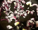 Foto del paso 1 de la receta: Revuelto de Berenjena y Tomate con pasta 🍆🍅