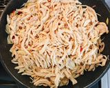 Hình bước làm 4 của món Khô gà lá chanh