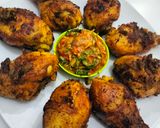Foto langkah ke 6 dari resep Ayam Ungkep Goreng Srundeng Bawang.