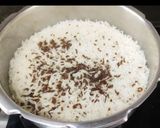 A picture of step 3 of Jeera rice and dal tadka.