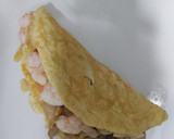 Foto del paso 3 de la receta: Tortilla rellena, champiñones con gambas al ajillo....🦐🦐