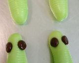 Foto langkah ke 3 dari resep Caterpillars Pandan Cookies.