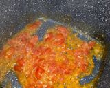 Gambar langkah 2 resipi Creamy Egg Tomato Pasta.