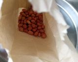 A picture of step 1 of Salty Peanuts in microwave.