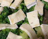 Foto del paso 6 de la receta: Brócoli con queso brie, gratinado en airfryer