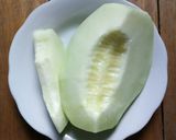 Foto langkah ke 1 dari resep Es Serut Melon Selasih.