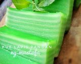 Foto langkah ke 10 dari resep Kue Lapis Pandan #kamismanis #StepByStep.
