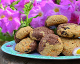 Foto del paso 4 de la receta: Galletitas de zanahoria y pasas de uva con harina de algarroba💕