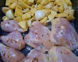 Foto del paso 7 de la receta: Pata y muslo con papas al horno