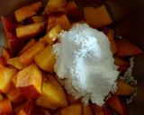 Foto del passaggio 4 della ricetta Torta di pesche e amaretti