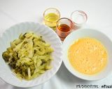 รูปขั้นตอนการทำที่ 1 ของ ผักกาดดองผัดไข่ สูตรหวาน