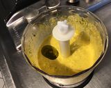 Une image de l'étape 6 de Sauce ail, persil, feta, citron et curcuma (pour poissons).