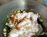 Foto langkah ke 4 dari resep Nasi goreng sosis.