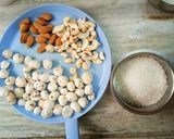 A picture of step 3 of Fox Nuts Kulfi.