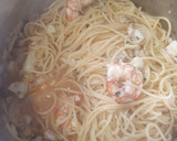 Foto del paso 7 de la receta: Spaghetti alla marinara (con sepia, gambones y almejas)